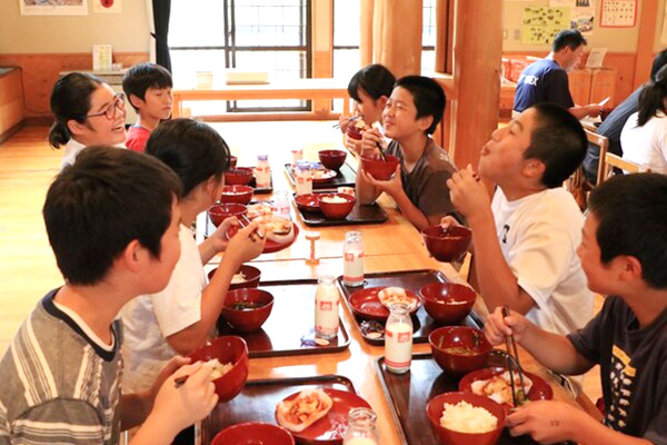 給食の風景