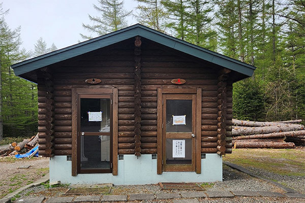 山小屋周辺のトイレ
