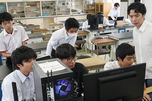 高校部活動支援（提供：上毛新聞社）