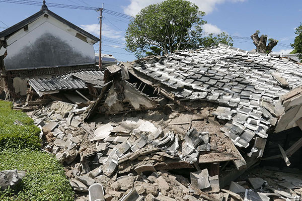 地震により大きな被害を受けた松浜軒