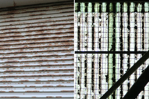 左：多目的雨天屋内運動場の老朽化したシャッター　右：多目的雨天屋内運動場の老朽化した屋根