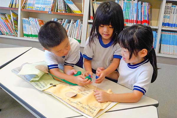 幼稚園図書室の様子