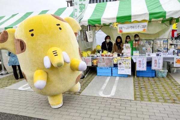 市内のお祭りの様子