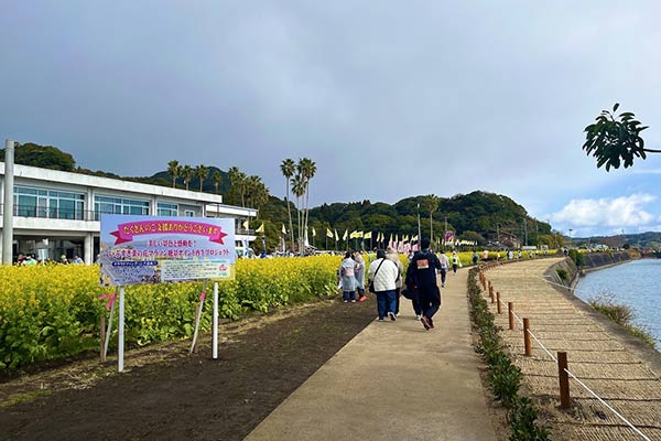 園路（看板あり）