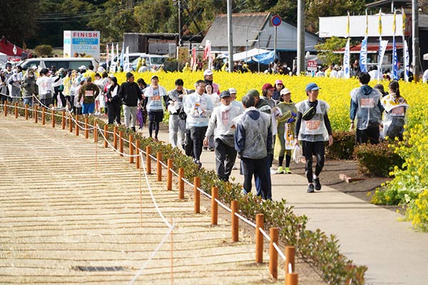 園路内（人あり）