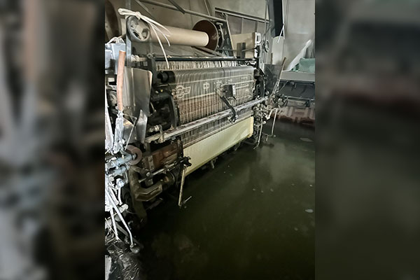 機械も泥水に浸かりました
