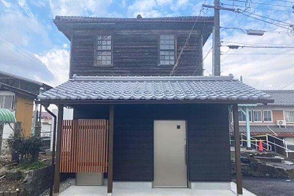 新八日市駅前トイレ