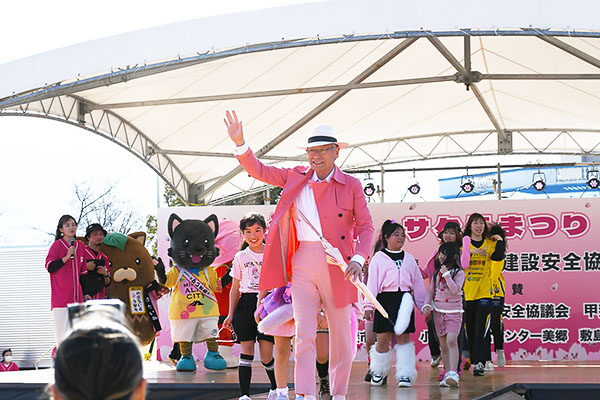 甲斐市サクラまつり：サクラファッションショー